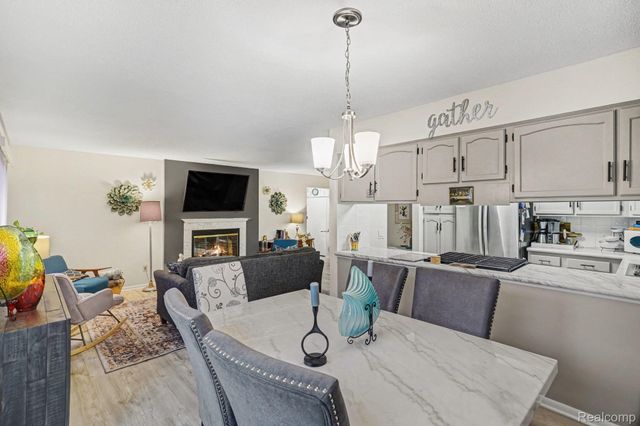 2521 White Oak Place, Flint Charter Township, MI 48532