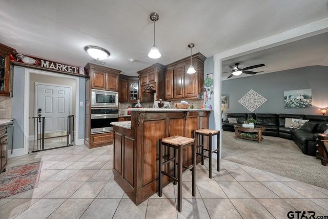 15540 Brittain Ct, Lindale, TX 75771