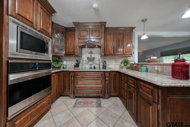 15540 Brittain Ct, Lindale, TX 75771