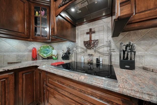 15540 Brittain Ct, Lindale, TX 75771