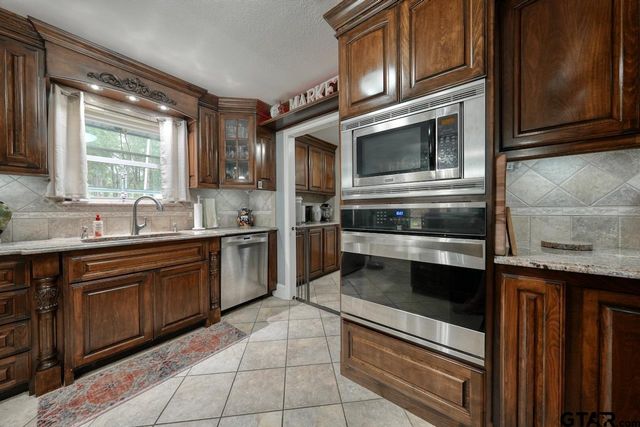 15540 Brittain Ct, Lindale, TX 75771