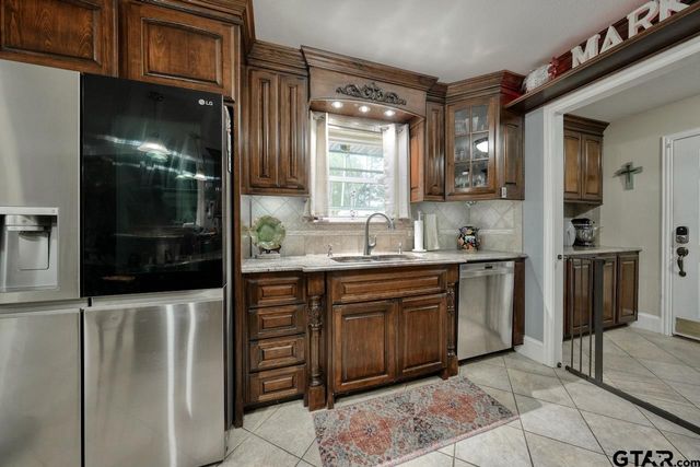 15540 Brittain Ct, Lindale, TX 75771