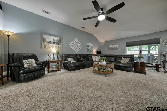 15540 Brittain Ct, Lindale, TX 75771
