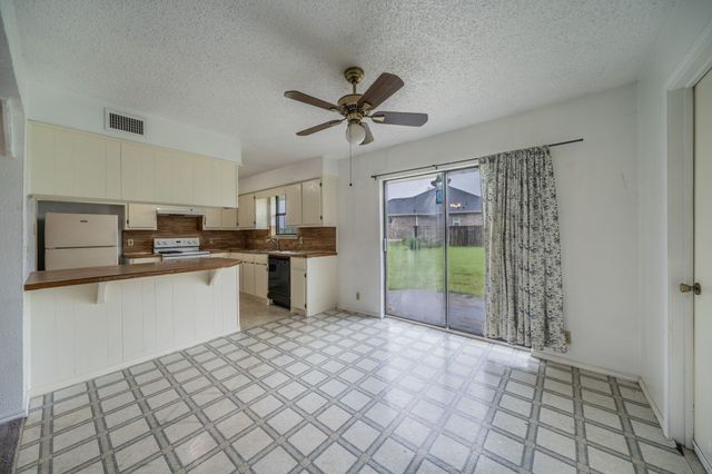 516 Venice Drive, Italy, TX 76651