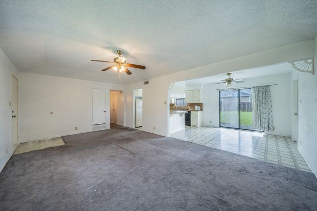 516 Venice Drive, Italy, TX 76651