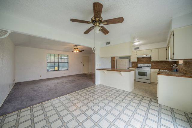 516 Venice Drive, Italy, TX 76651