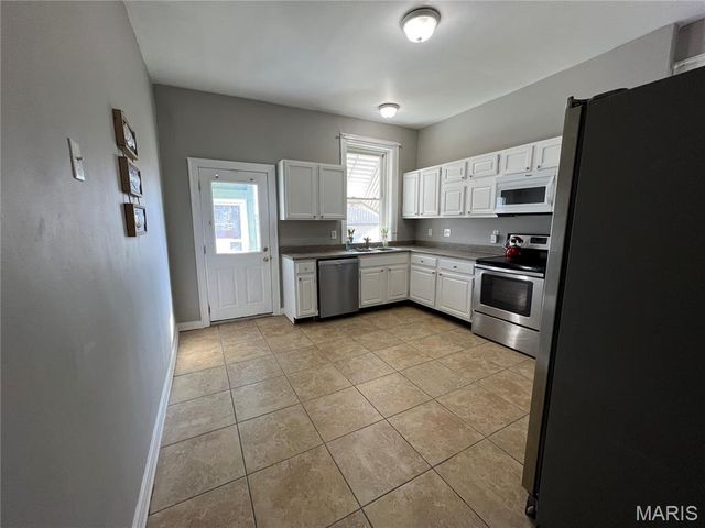 2048 Russell Boulevard, St Louis, MO 63104