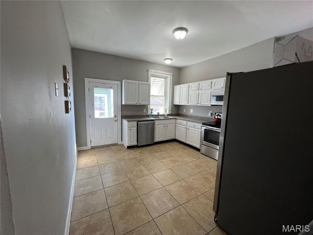 2048 Russell Boulevard, St Louis, MO 63104