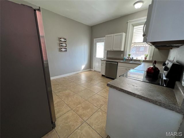2048 Russell Boulevard, St Louis, MO 63104