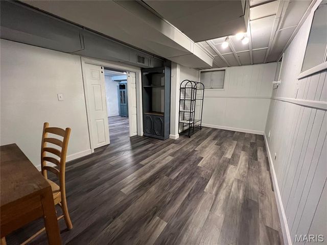 2048 Russell Boulevard, St Louis, MO 63104
