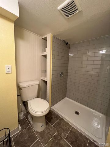 2048 Russell Boulevard, St Louis, MO 63104
