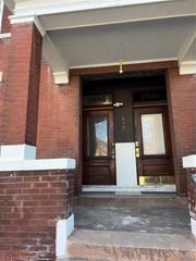 2048 Russell Boulevard, St Louis, MO 63104