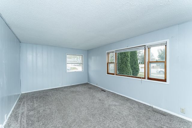 107 4th Avenue NE, Dodge Center, MN 55927