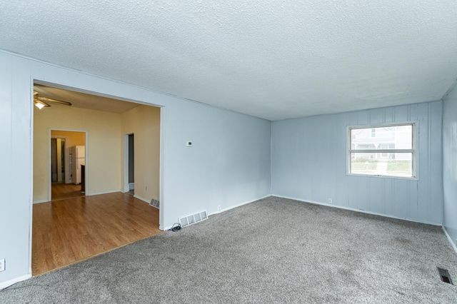 107 4th Avenue NE, Dodge Center, MN 55927