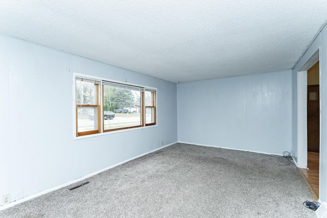 107 4th Avenue NE, Dodge Center, MN 55927