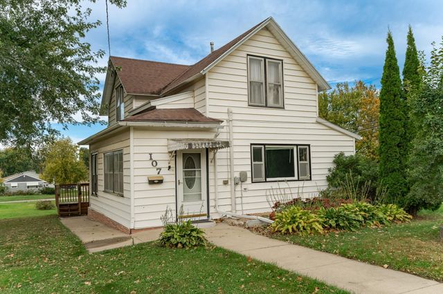 107 4th Avenue NE, Dodge Center, MN 55927