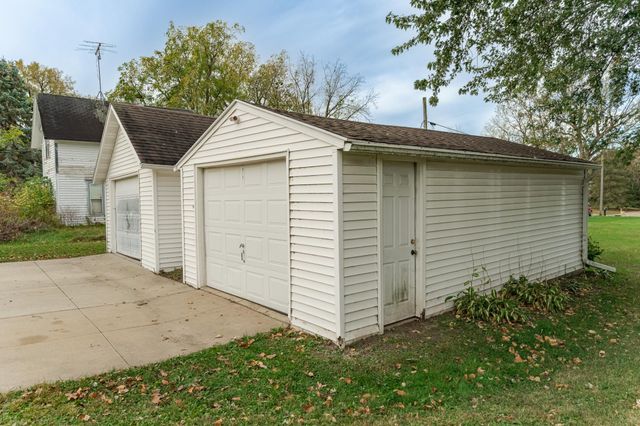 107 4th Avenue NE, Dodge Center, MN 55927