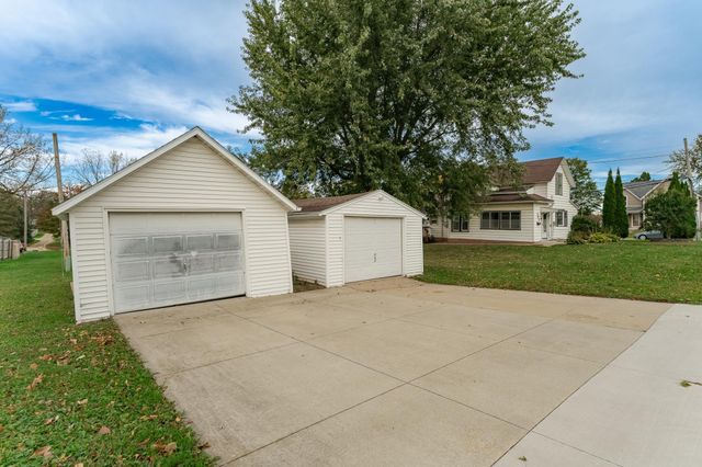 107 4th Avenue NE, Dodge Center, MN 55927