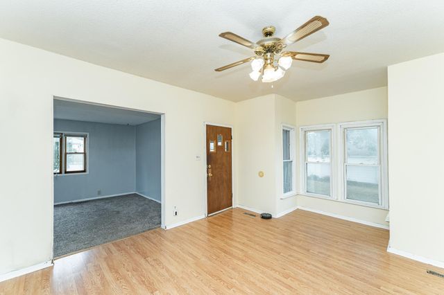 107 4th Avenue NE, Dodge Center, MN 55927