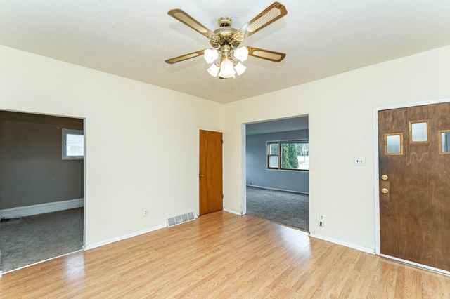 107 4th Avenue NE, Dodge Center, MN 55927