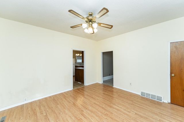 107 4th Avenue NE, Dodge Center, MN 55927