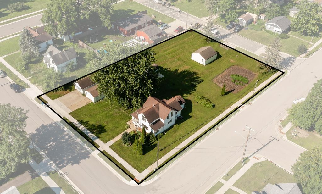 107 4th Avenue NE, Dodge Center, MN 55927