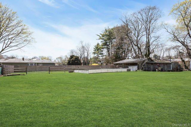 760 Hubal Street, Bohemia, NY 11716