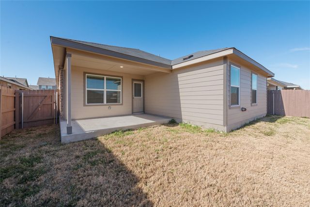 153 Sormonne LOOP, Kyle, TX 78640