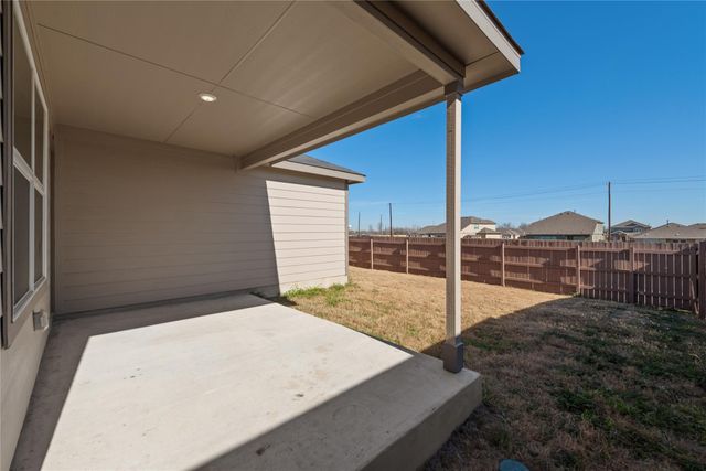153 Sormonne LOOP, Kyle, TX 78640