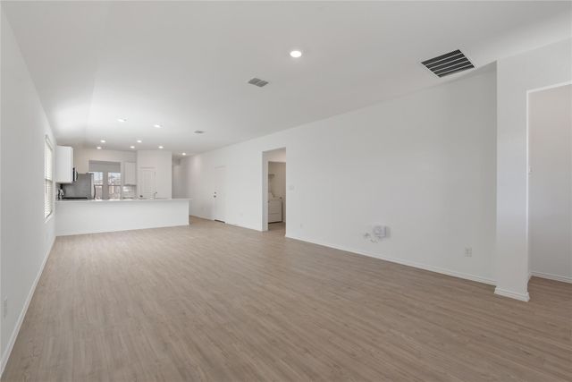 153 Sormonne LOOP, Kyle, TX 78640