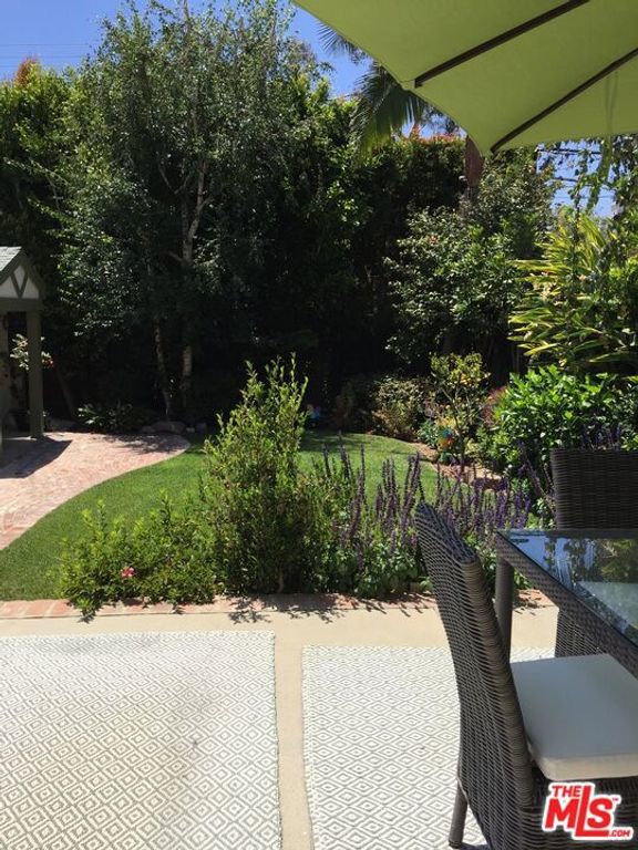 Image 10 of property listing at 921 Kagawa Street, Pacific Palisades, CA 90272