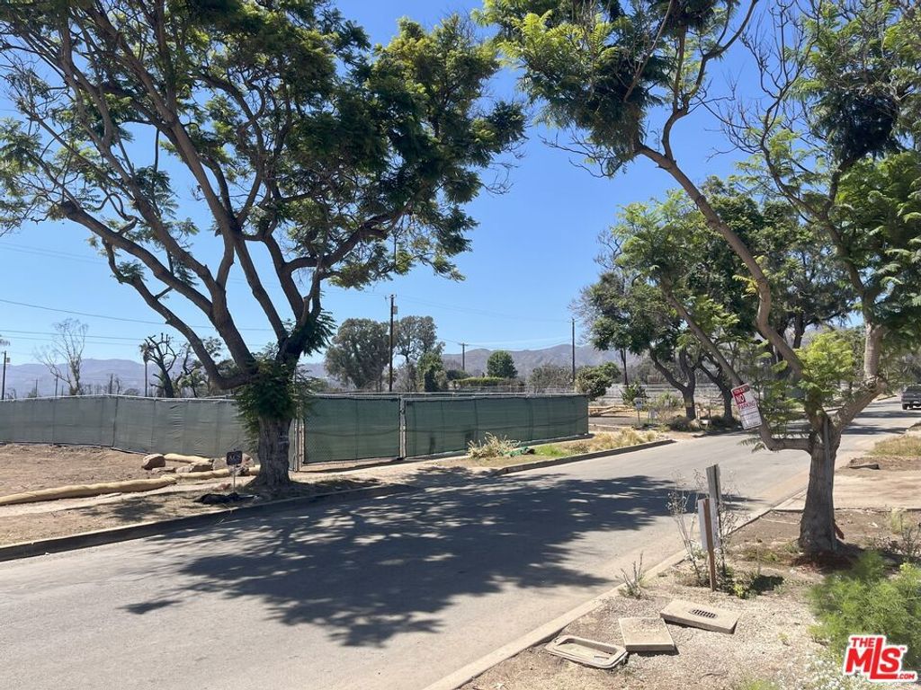 Image 2 of property listing at 921 Kagawa Street, Pacific Palisades, CA 90272