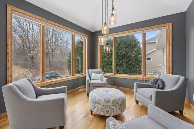 1072 Symphony Lane, Chaska, MN 55318