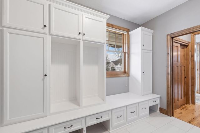 1072 Symphony Lane, Chaska, MN 55318