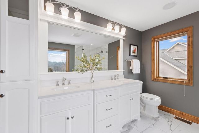 1072 Symphony Lane, Chaska, MN 55318