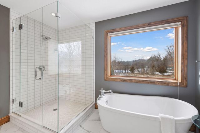 1072 Symphony Lane, Chaska, MN 55318