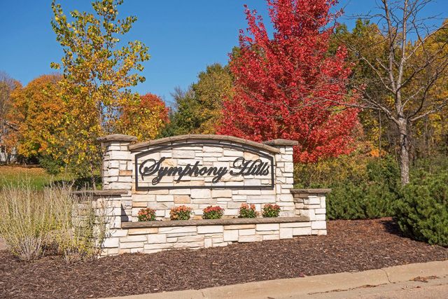 1072 Symphony Lane, Chaska, MN 55318