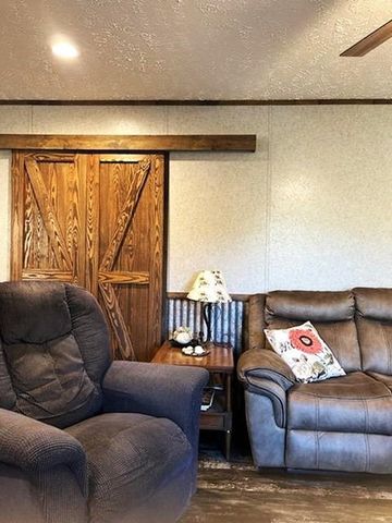 21119 N Hwy 5, Mountain View, AR 72560