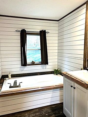 21119 N Hwy 5, Mountain View, AR 72560