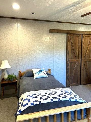 21119 N Hwy 5, Mountain View, AR 72560