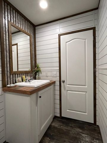 21119 N Hwy 5, Mountain View, AR 72560