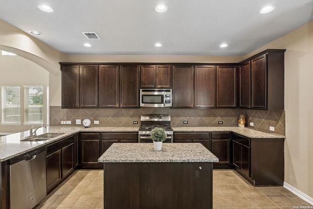 7903 Headwaters Trl, San Antonio, TX 78254