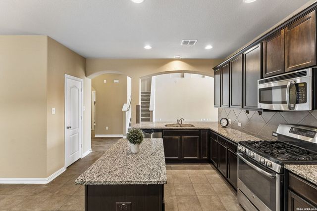 7903 Headwaters Trl, San Antonio, TX 78254