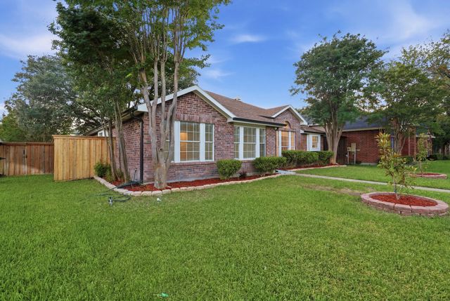 7034 Lo Chalmers Lane, Garland, TX 75043