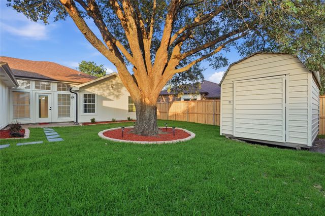 7034 Lo Chalmers Lane, Garland, TX 75043