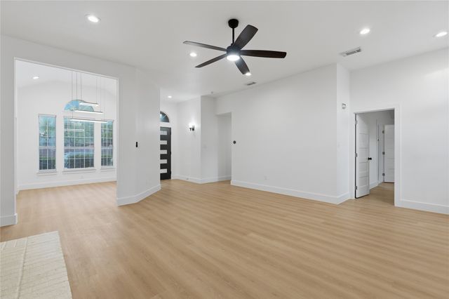7034 Lo Chalmers Lane, Garland, TX 75043