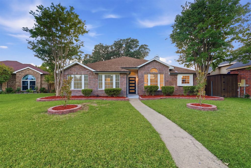 7034 Lo Chalmers Lane, Garland, TX 75043