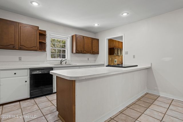 1633 Vine Street, Biloxi, MS 39531