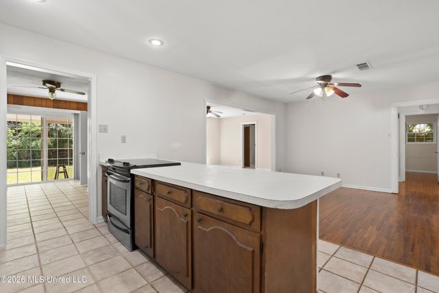 1633 Vine Street, Biloxi, MS 39531