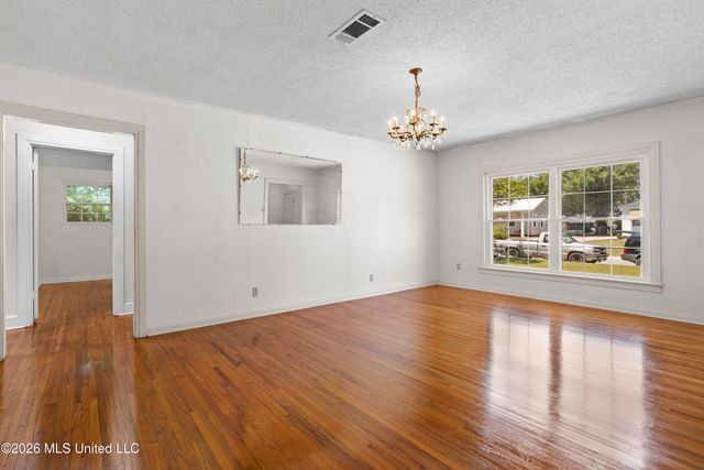 1633 Vine Street, Biloxi, MS 39531